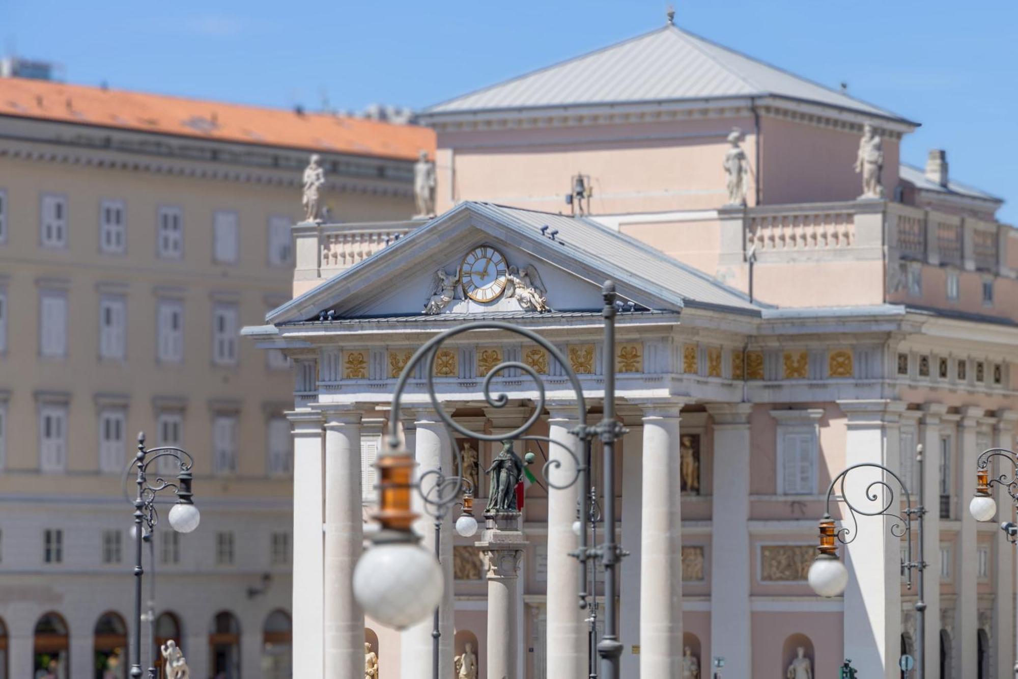 Teatro Romano Exclusive Suites Трієст Екстер'єр фото